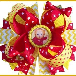 4.5 INCH DANIEL TIGER HAIRBOW